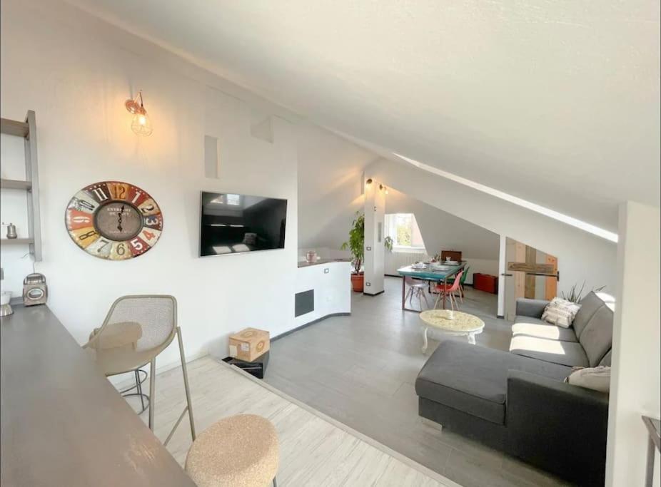 Apartamento Mansarda Vista Mare A Zinola Savona Exterior foto